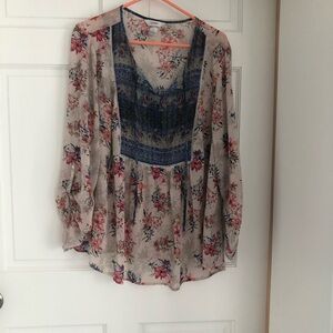 ❤️ CLOSET CLEAR OUT!! 🎉 CJ Banks Flowy Sheer Floral Blouse